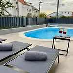 Moonlight Luxury With Private Pool And Parking Kaštela
