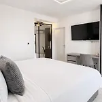 Moonlight Luxury With Private Pool And Parking