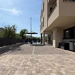 Apartment Moonlight Luxury With Private Pool And Parking Kastela