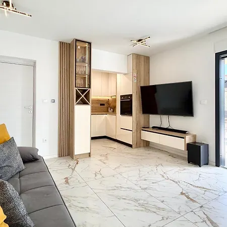 Moonlight Luxury With Private Pool And Parking * Kaštela