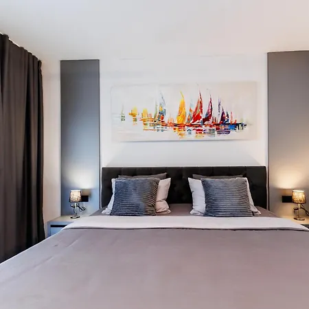 Moonlight Luxury With Private Pool And Parking Apartman *