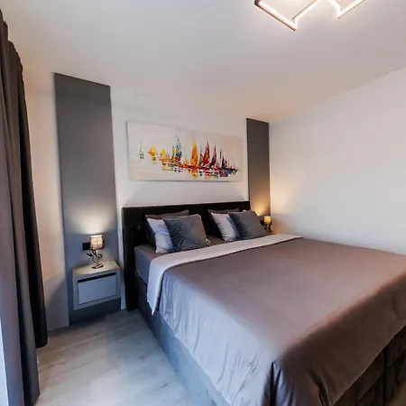 Moonlight Luxury With Private Pool 아파트 Kaštela