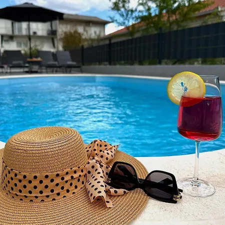 Moonlight Luxury With Private Pool アパート Kaštela
