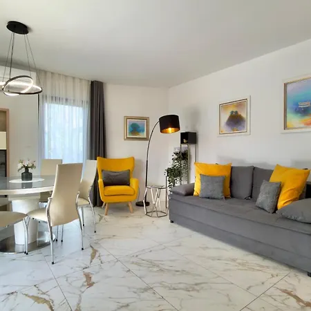 Moonlight Luxury With Private Pool And Parking * Kaštela