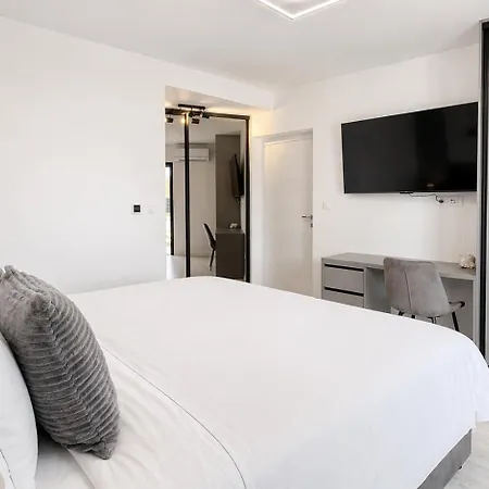 Moonlight Luxury With Private Pool And Parking