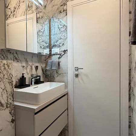 Moonlight Luxury With Private Pool And Parking Apartamento Kaštela