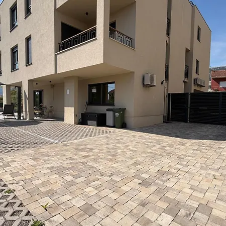 Moonlight Luxury With Private Pool And Parking