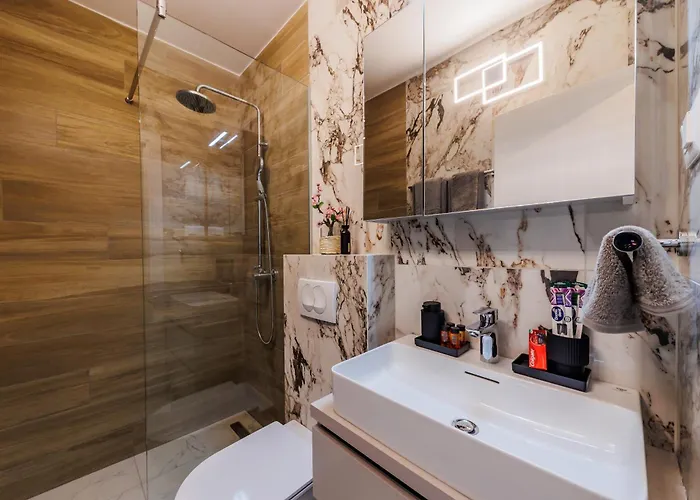 Moonlight Luxury With Private Pool 아파트 Kaštela