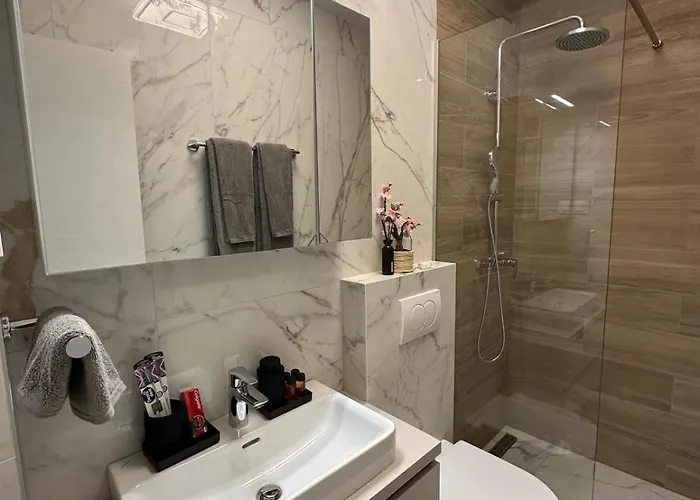 아파트 Moonlight Luxury With Private Pool Kaštela