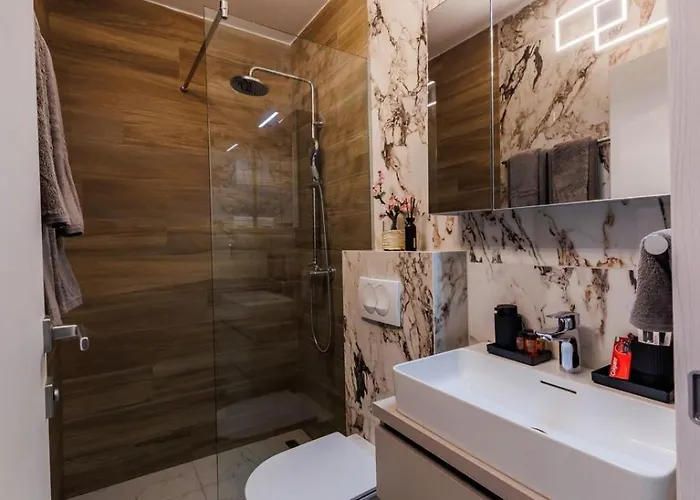 Moonlight Luxury With Private Pool