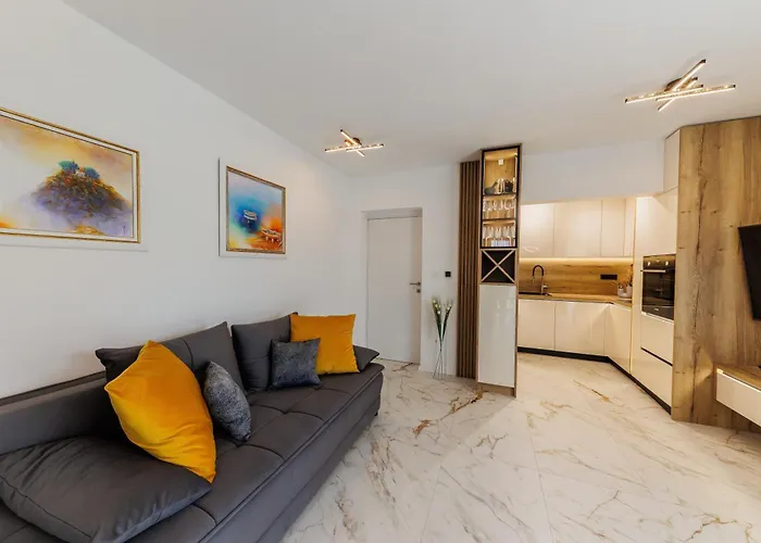 Moonlight Luxury With Private Pool 아파트 *