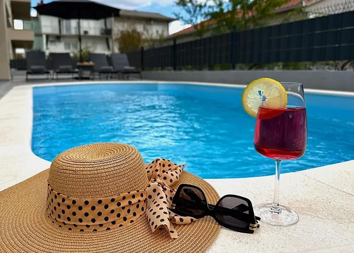 Moonlight Luxury With Private Pool 아파트 Kaštela